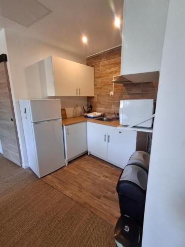 Kitchen, Escapade a la campagne in Charavines