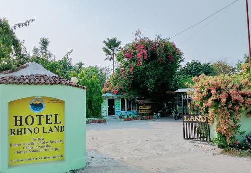 入口, Hotel Rhino Land-Sauraha Family Home in 奇特旺