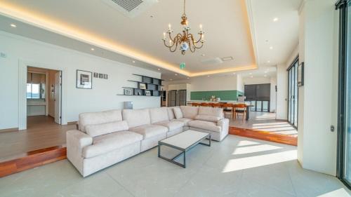 . Muan Oberman Pet friendly Pool Villa