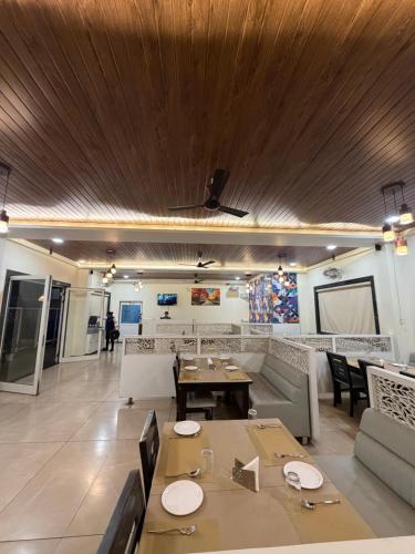 Restaurant, O'Nest Select in Walwa
