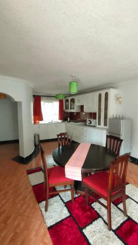 rossylyn lonetree two bed bedroom in รูอากา