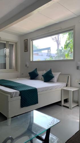 1 double bed, 1 sofa bed