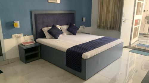 1 queen bed