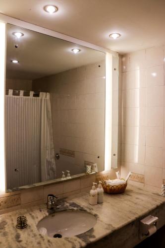 Hotel Lumbini Garden New Crystal - image 2