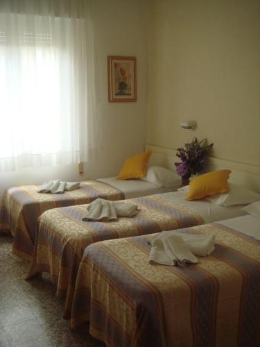 Hotel Arcade - image 13