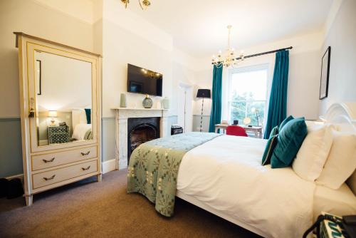 Banyers House Banyers House is conveniently located in the popular Royston Palace area. The property features a wide range of facilities to make your stay a pleasant experience. Service-minded staff will welcome an