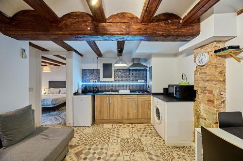 Tree Plaza B Suite with terrace by Invalencia