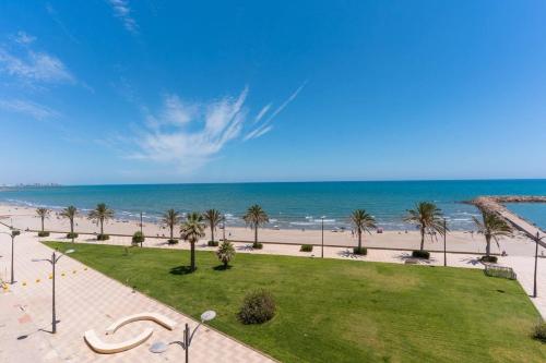 Port SaPlaya beach apartment by Invalencia in 알보라야