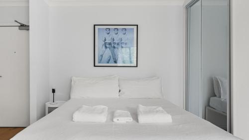 Sun-Drenched 1 Bed Studio Apt Newtown Parking - image 20