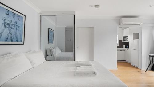 Sun-Drenched 1 Bed Studio Apt Newtown Parking - image 23