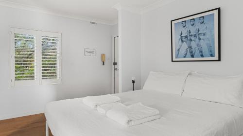 Sun-Drenched 1 Bed Studio Apt Newtown Parking - image 26