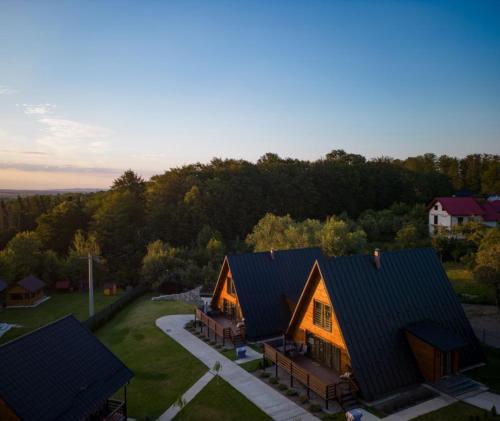 Twin Cabins / Cabanele Gemene in Comuna Pârteștii De Jos
