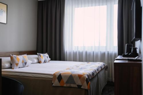 2 twin beds