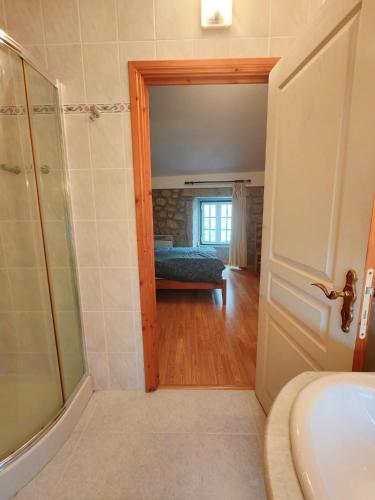 Stone House - Waterfalls, Nature Stay in Castelo Novo