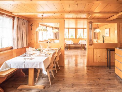 Restorāns, Hotel Alpenblick in Schwende