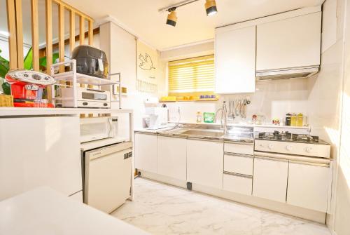 JT Tailored Service Home near Hyehwa Station - image 3