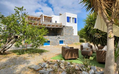 Alexandrea, family home near Vourkari on the island of Kea - Καστριανή
