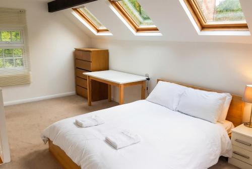 Character Cottage with Private Parking in Central Leeds, Near LGI, Leeds (Foto 4)