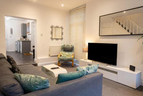 Character Cottage with Private Parking in Central Leeds, Near LGI, Leeds (Foto 7)