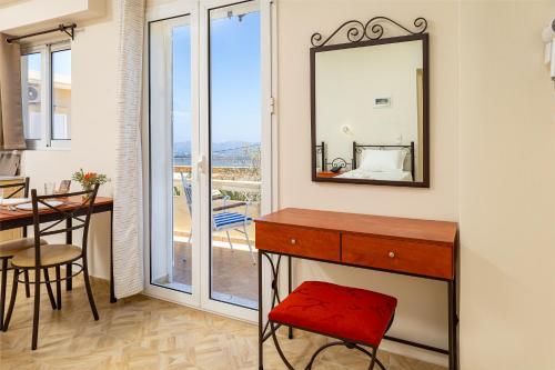 Facilities, Theodoros Malaxa Retreat - Pool & Amazing View in Keramies