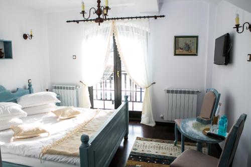 Luisenthal Conac - Accommodation - Fundu Moldovei