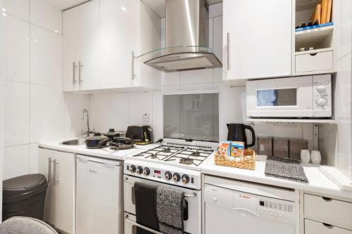 Small 1 bedroom flat - image 7