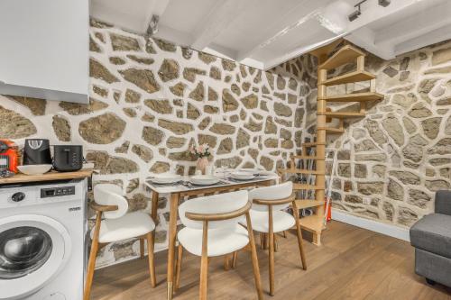 Prime Latin Quarter 1BR - Cozy Paris Stay NetFlix - image 6