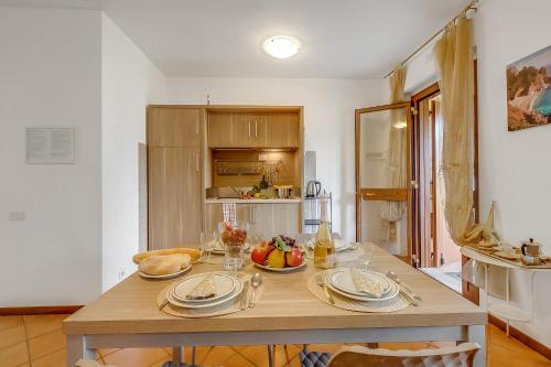 virtuve, Residence La Perla with Shared Pool in Monte Isola