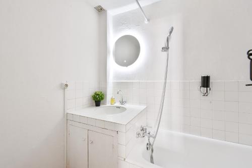 Cozy Studio in the Heart of Montorgueil Paris - image 9