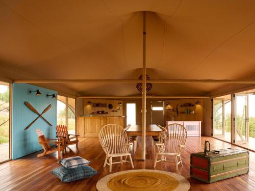 共用Lounge/電視區, Camp Canoe in 大德拉肯斯坦