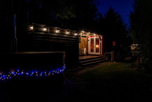 Sleeps 2 -Private Garden -Pets Ok -Hot Tub -Dennis in Litlstīpinga