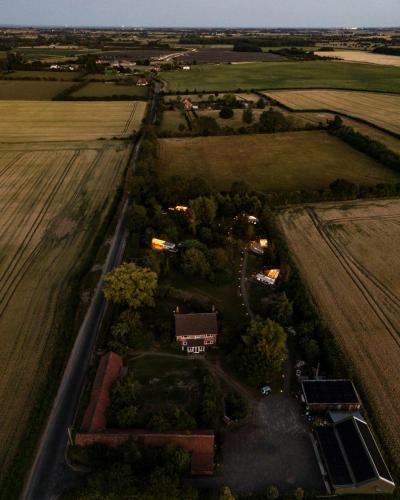 Sleeps 2 -Private Garden -Pets Ok -Hot Tub -Dennis in Litlstīpinga