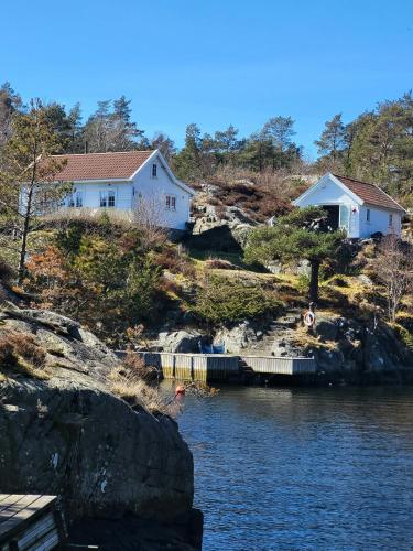 Cottage With Midnight Sun By Kvåsefjorden – khách sạn tại Randesund