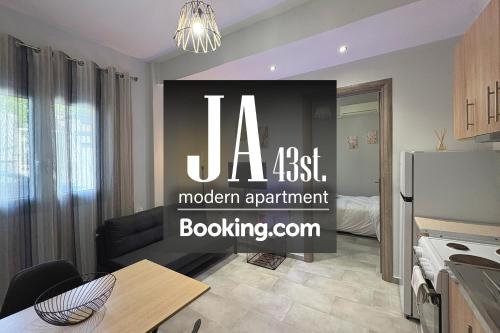 JA 43st Modern Apartment gîte à louer Ákra Kástro