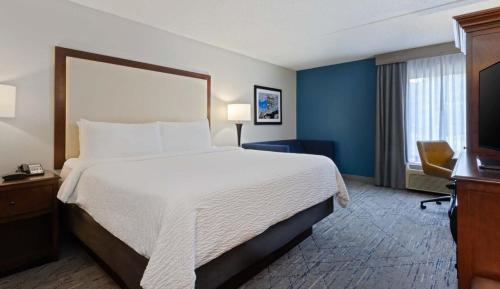Holiday Inn Express & Suites Cincinnati Riverfront, an IHG Hotel in Covington, USA