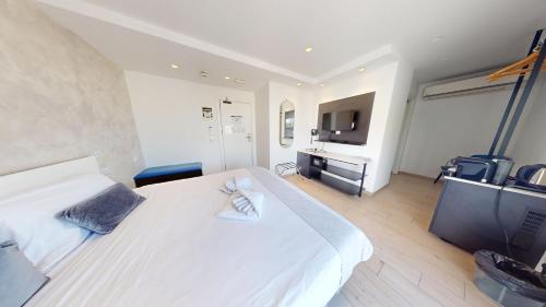 G Hotel by JL Room Type - Suite with Terrace