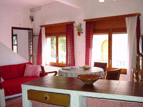 Casa rural amb cova - Cal Gravat - Bellmunt d'Urgell