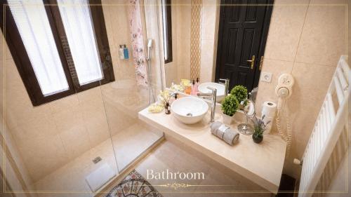 Angel's Home Hotel - image 35
