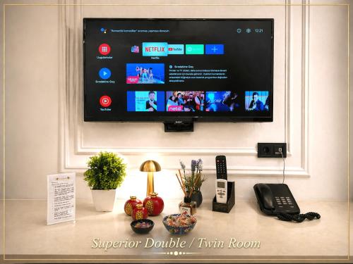 Angel's Home Hotel - image 28