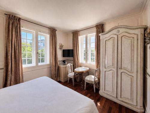 Double or twin room, superior