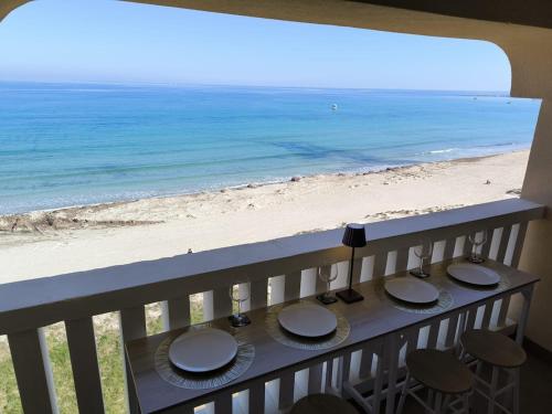 Mariposa de Dos Mares First Line Beach Max 2 Adults & Kids -16Y