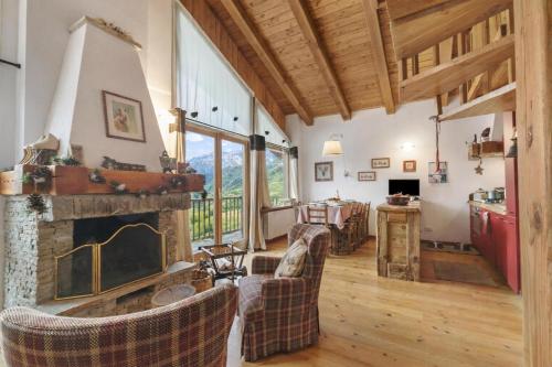 Gleise Lodge apartment with Balcony & Views - Happy Rentals