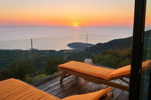 Harmony House- Sea View Cretan Escape with Jacuzzi gîte à louer Keramotí