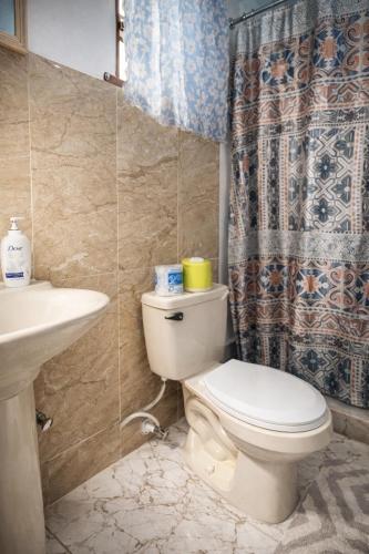 Serenity Escape, Cozy Stay w Secure Parking in Runaway Bay