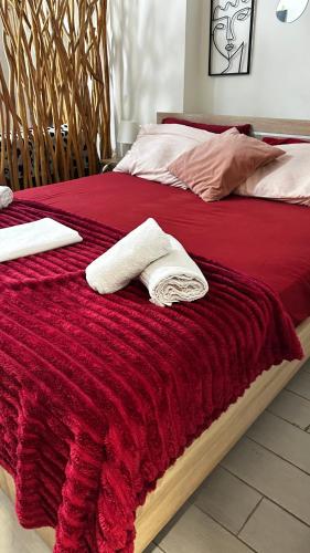 NEW Boutique Athens HEART Kypseli