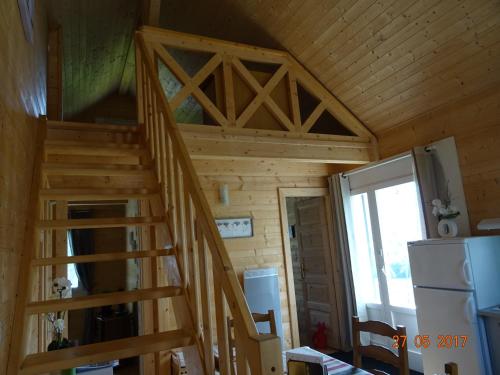 Petit chalet vue sur le montagne in 伊素