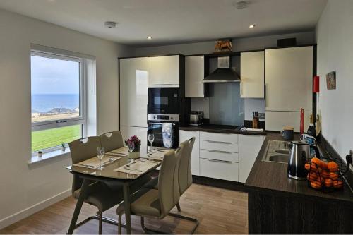 Вид, 2 Bed Apartment Sleeps 4 - Seaviews - Free Parking in Банфф
