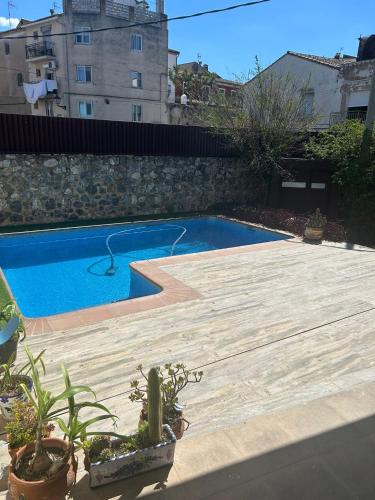 Sleeps 6