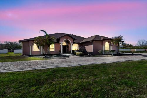 Convoy History Mansion in Trinity (FL)