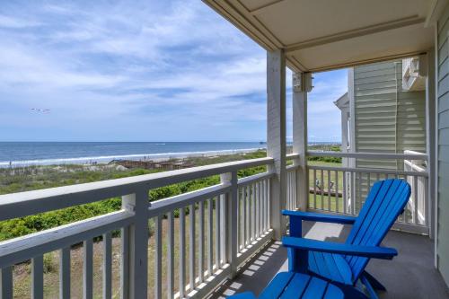 Sea La Vie by Oak Island Accommodations - Fort Caswell, NC